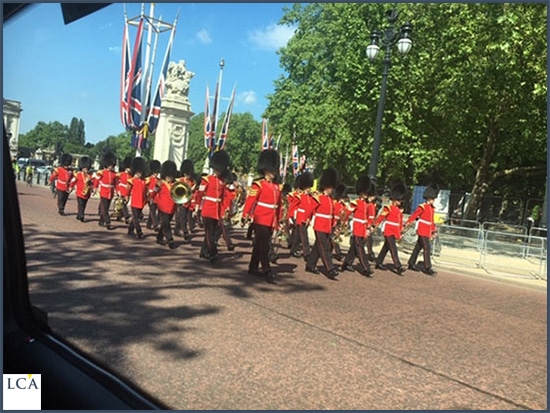 relève de la garde à Buckingham Palace