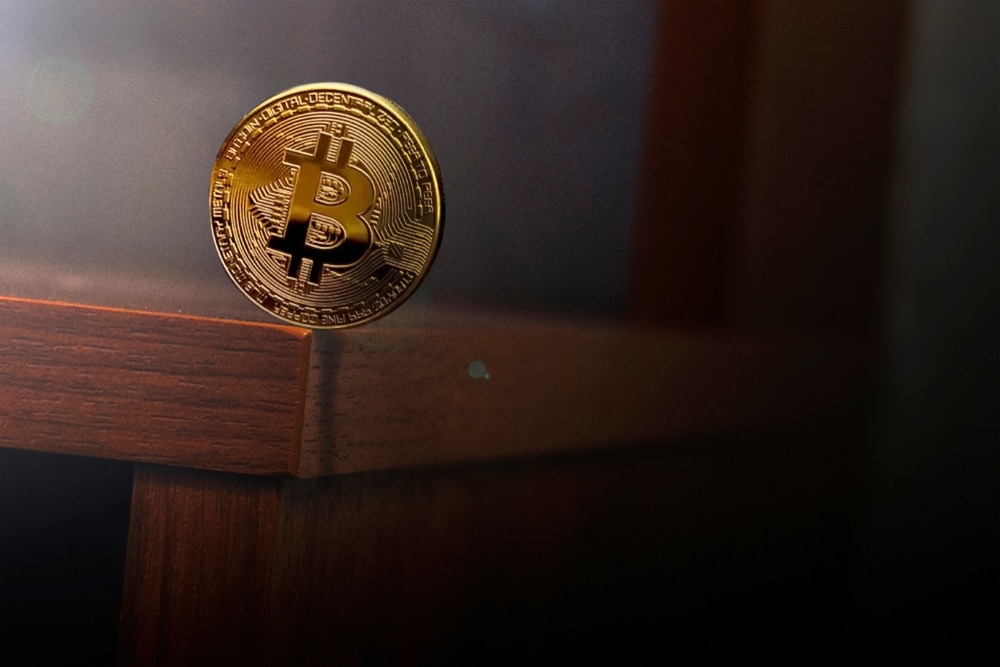bitcoin sur le rebord d'une table