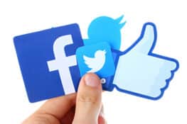 Twitter Facebook Google réseaux sociaux